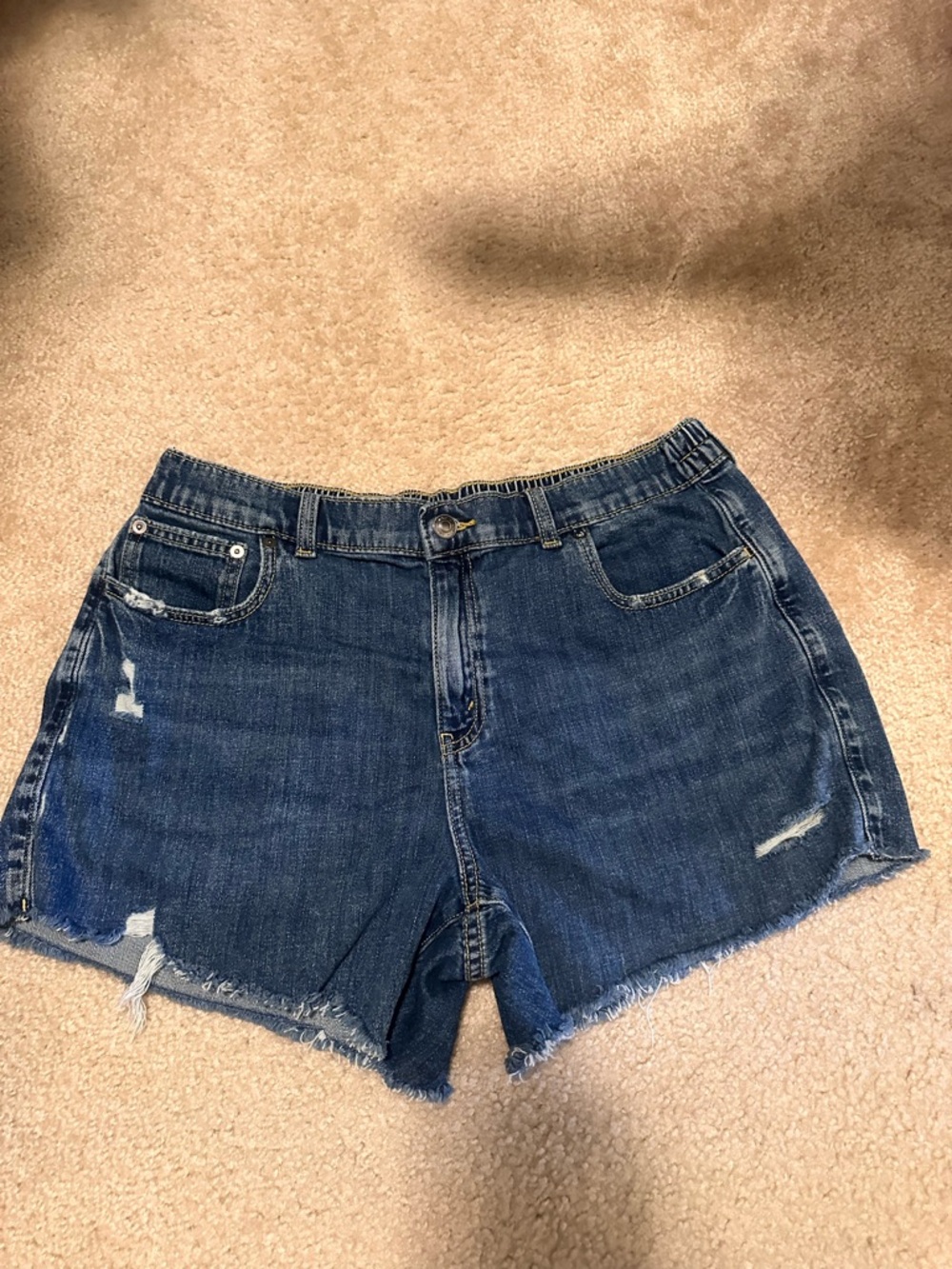 Elastic waist denim shorts